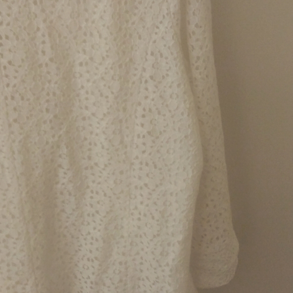 White lace blazer.  Signature collection by Vicki Wayne. Very stylish - Picture 6 of 10